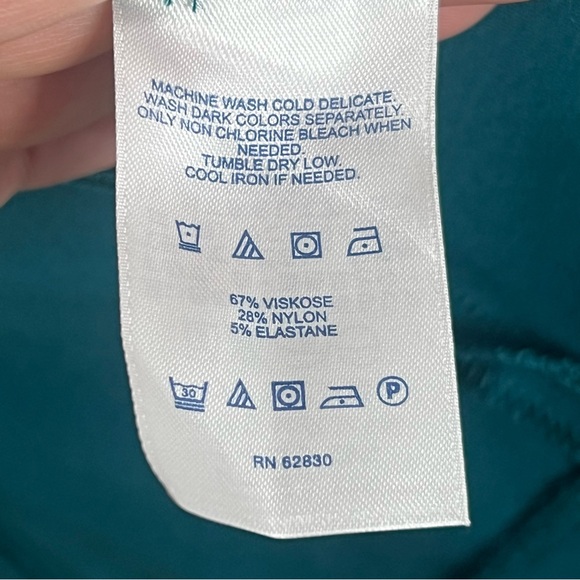 Wedding Night Teal Sleeveless Dress Fit & Flare size 4P Pleating Skirt Stretch - Picture 8 of 9